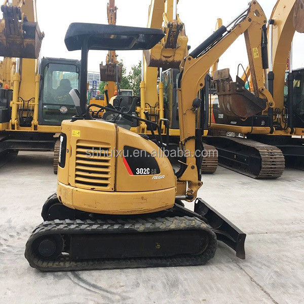 Kaliteli ikinci el küçük sürünen kazıcı CAT302 Kullanılmış hidrolik mini kazıcı tırtıl makinesi Caterpillar stokta