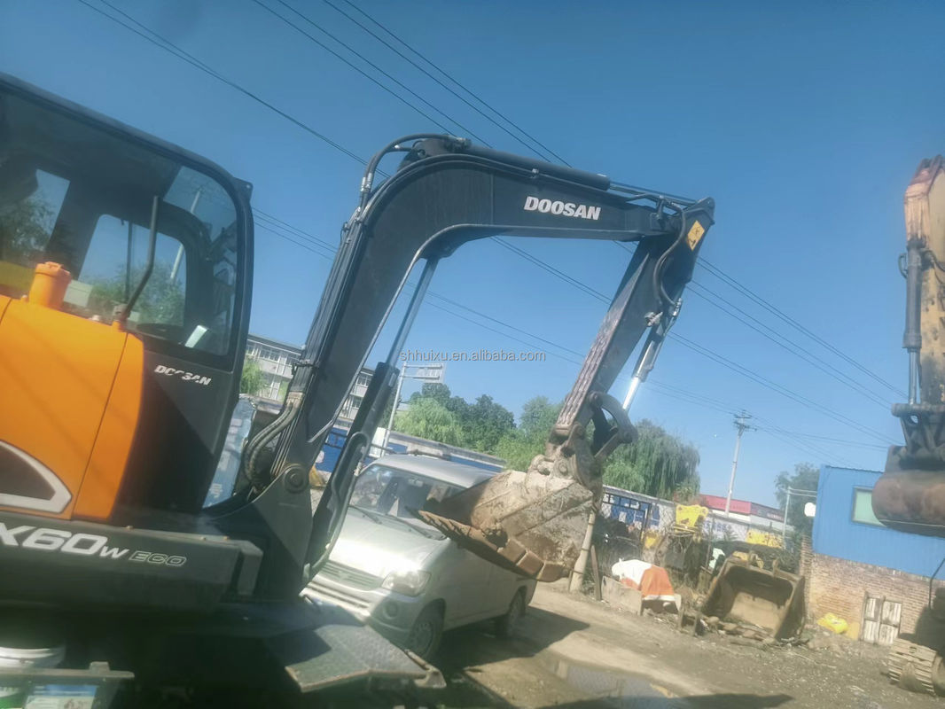 Doosan sıcak satış Kullanılmış doosan dh60-7 sürünen kazıcı/kullanılmış mini kazıcı Doosan DX60W Ucuz fiyat