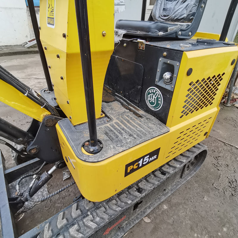 Komatsu KOMATSU PC15 ikinci el hidrolik sürünen kazıcı Japonya kökeni Ucuz fiyat Kullanılmış mini kazıcı Güzel kalite Komatsu kazıcı