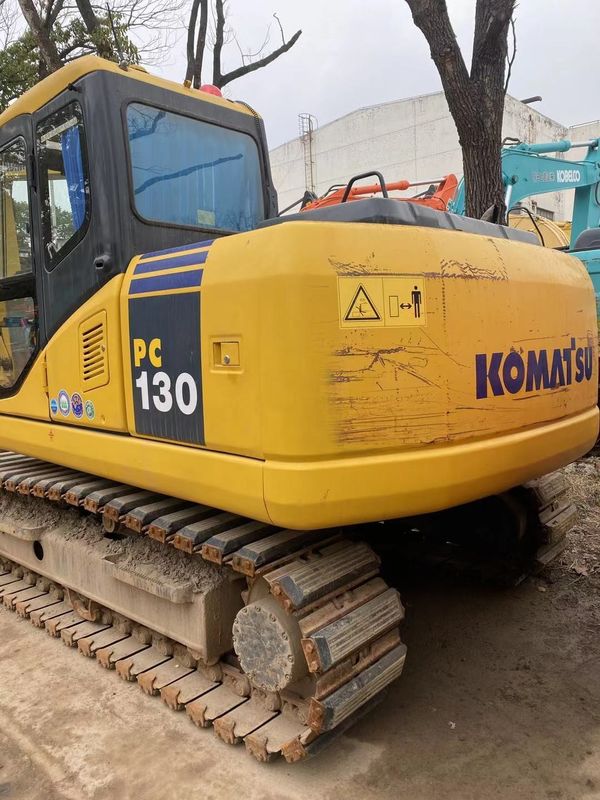 Orijinal Komatsu pc130 kullanılmış sürünen kazıcı ikinci el komatsu pc130 pc130-6 pc130-7 Japonya'da