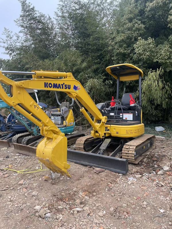 mini Japonya Komatsu35 Ev içi kullanımı için kullanılan kazık makinesi 3,5 tonluk kullanılmış Japonya kazık makinesi