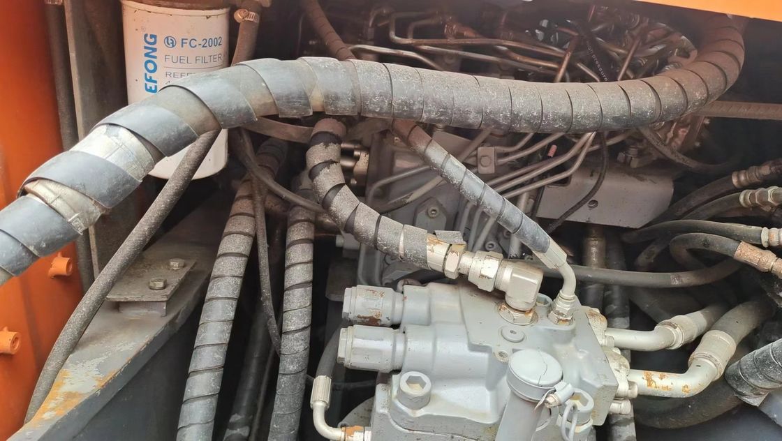 Kullanılmış Hitachi ZX200 sürünen ekskavatör ikinci el makine inşaatı iyi durumda satılıyor