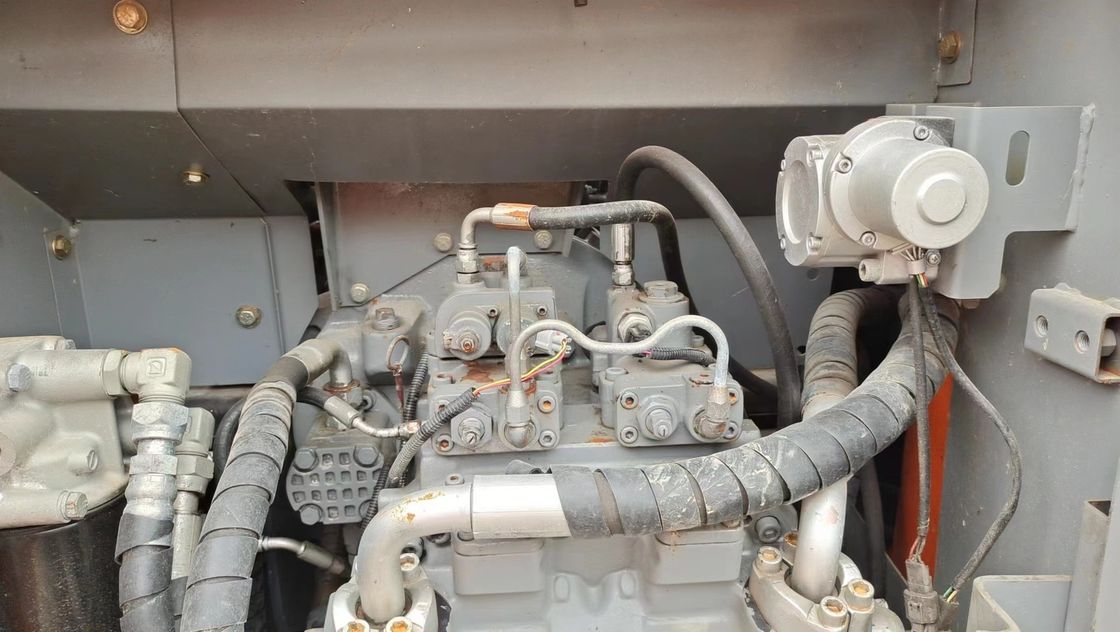 Kullanılmış Hitachi ZX200 sürünen ekskavatör ikinci el makine inşaatı iyi durumda satılıyor
