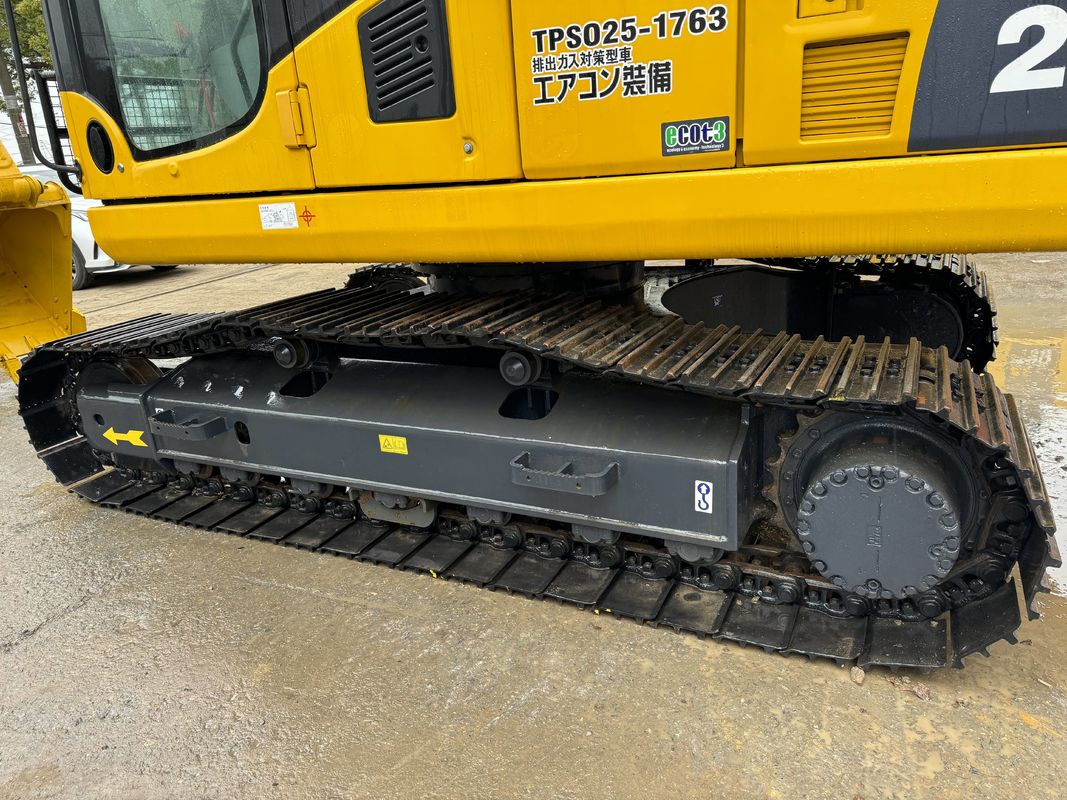 Japonya eski kazık makinesi komatsu pc200 kazık makinesi eski kazık makinesi pc220 japon orijinal inşaat ekipmanları