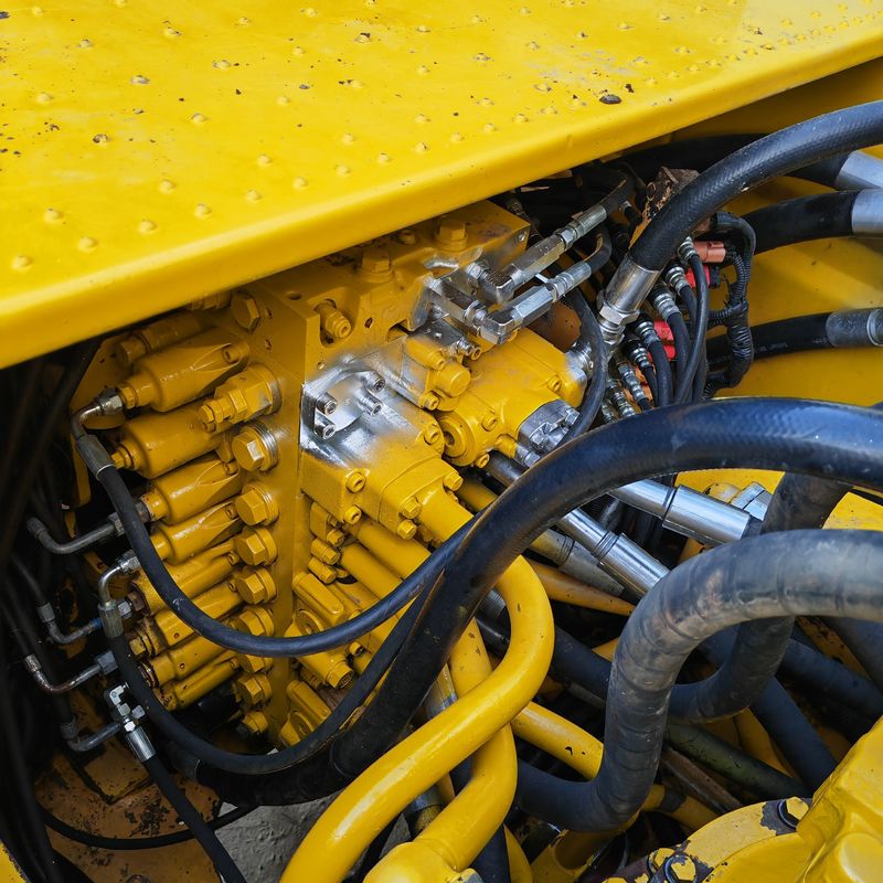 Kullanılmış sürünen ekskavatörler 40/20 ton/ Komatsu PC400 PC200 PC30 PC40/ ikinci el kullanılmış yol inşaat ekipmanları Madencilik ekipmanları