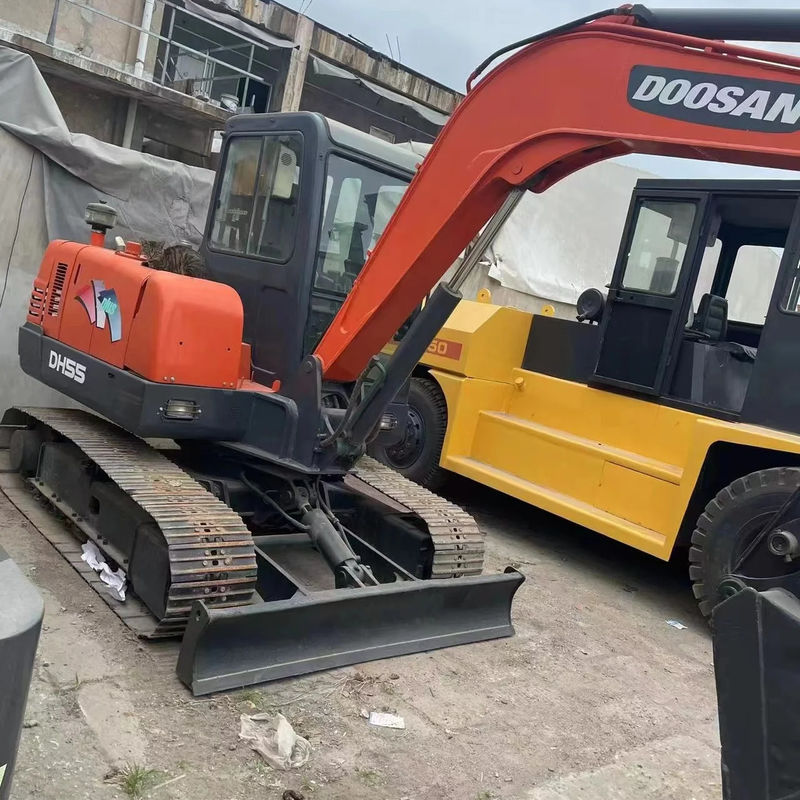 Orijinal ikinci el Doushan DH55 ekskavatörü iyi durumda güçlü ve basit bakım