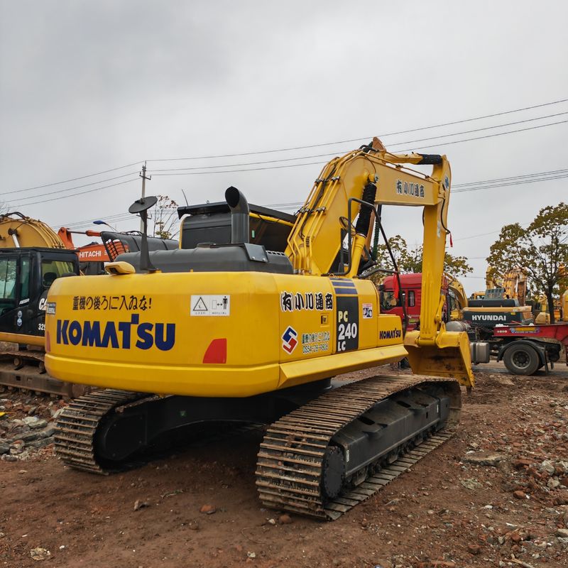 İkinci el KOMATSU240-8LC ekskavatörü yüksek kaliteli CAVATOR KOMATSU PC240-8 düşük fiyatlı satış