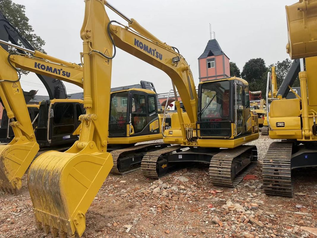 KOMATSU PC130 satılık yüksek güçlü motor / İkinci el orta boyutlu kazıcı KOMATSU PC130