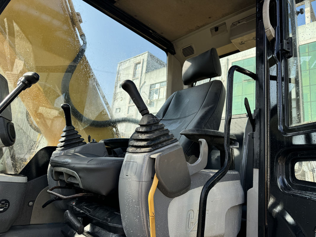 Caterpillar- Excavator orijinal 320d2 hidrolik yapısı Digger CAT- 320d2 İyi durumda ucuz kullanılmış sürünen kazıcı satmak